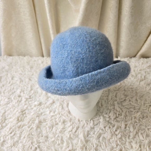 Beautiful Vintage Baby Blue Wool Hat Hand Made in Romania - Picture 4 of 5